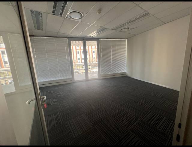 695M² OFFICE TO LET IN ROSEBANK